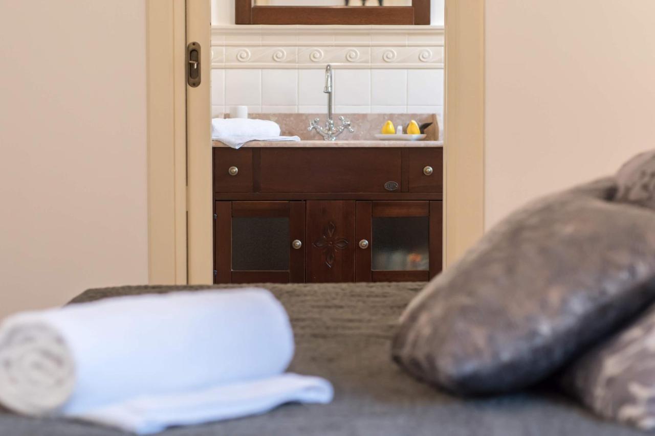 Duomo Seaside Deluxe Apartment By Ortigia Apartments Siraküza Dış mekan fotoğraf