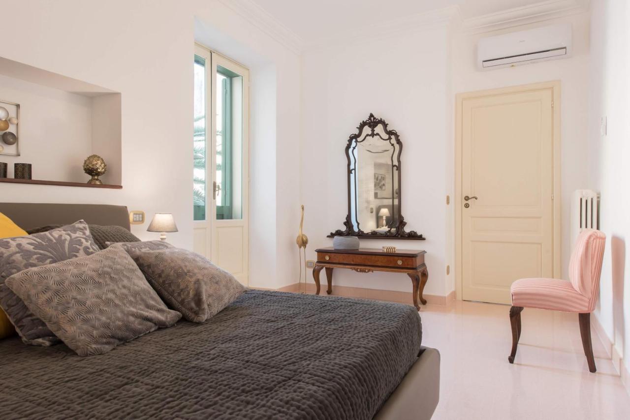 Duomo Seaside Deluxe Apartment By Ortigia Apartments Siraküza Dış mekan fotoğraf