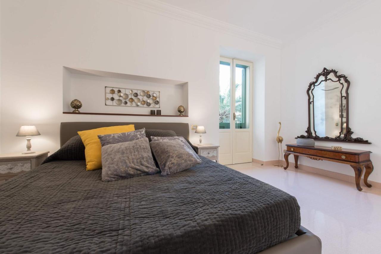 Duomo Seaside Deluxe Apartment By Ortigia Apartments Siraküza Dış mekan fotoğraf