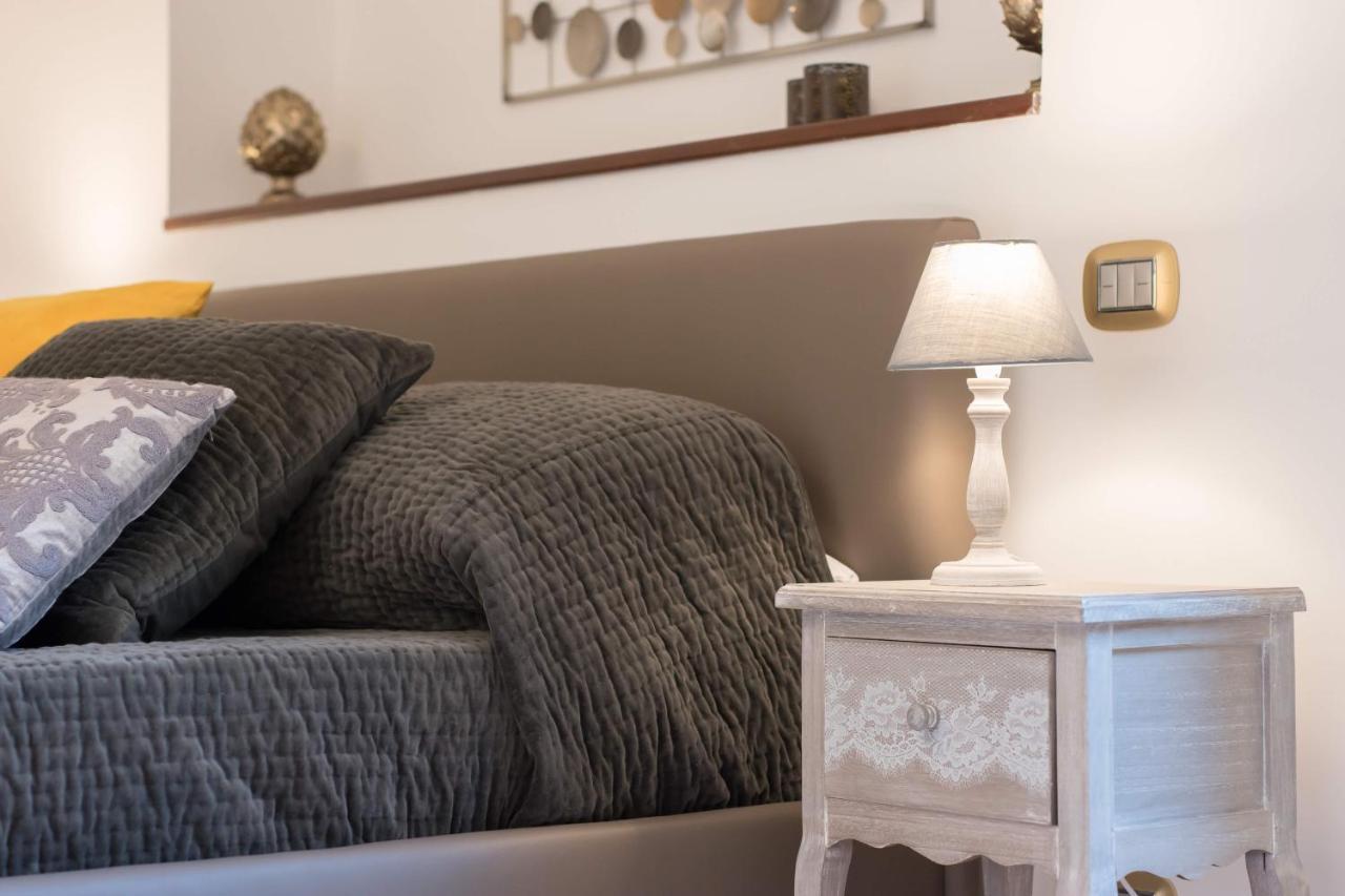 Duomo Seaside Deluxe Apartment By Ortigia Apartments Siraküza Dış mekan fotoğraf