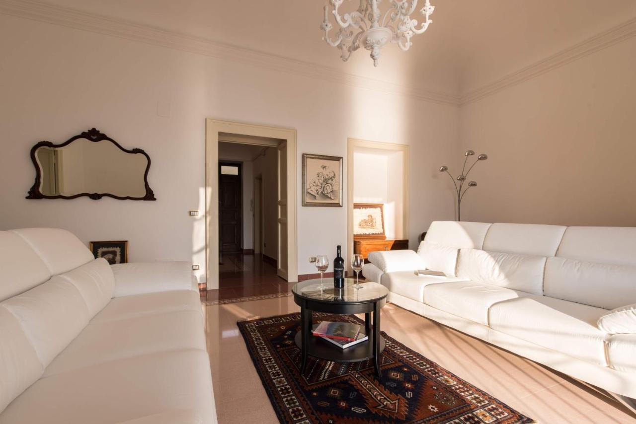 Duomo Seaside Deluxe Apartment By Ortigia Apartments Siraküza Dış mekan fotoğraf