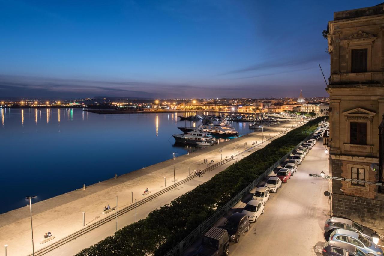 Duomo Seaside Deluxe Apartment By Ortigia Apartments Siraküza Dış mekan fotoğraf